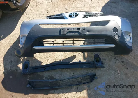 2013 Toyota Rav4 Xle z USA, uszkodzony, nr VIN JTMWFREV0DD000743